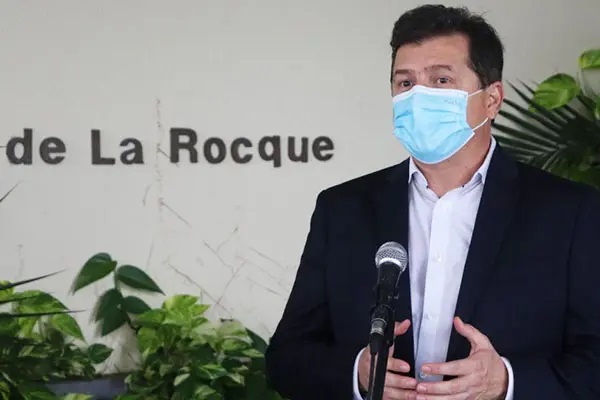 Simplício pede vacinação contra Covid para bancários e lotéricos