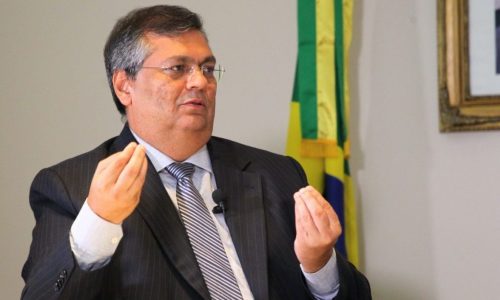 “Isso é mentira, coisa de bandidos”, diz Flávio Dino ao negar que tenha autorizado novo aumento do preço da gasolina