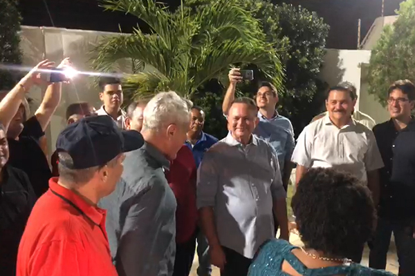 Carlos Brandão dialoga sobre eleições de 2022 com 35 ex-prefeitos