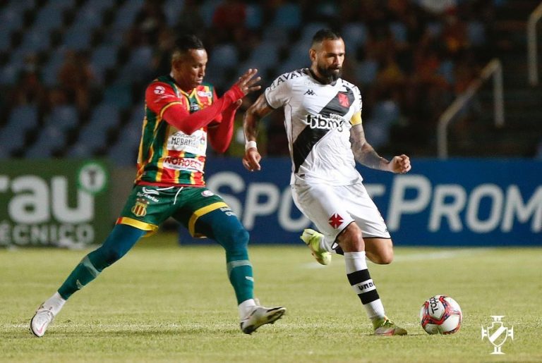 Luiz Daniel garante vitória histórica do Sampaio sobre o Vasco