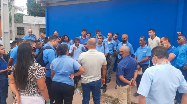 Rodoviários de empresa de ônibus realizam paralisação nesta quinta-feira