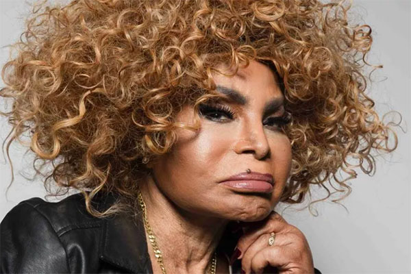 Elza Soares morreu no mesmo dia de Garrincha, mas 39 anos depois