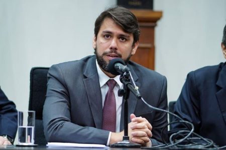 Pedro Lucas diz que veto de Bolsonaro ao Reporto foi ‘um erro’