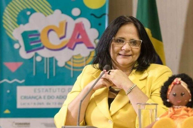 Damares associa gravidez de adolescentes ao TikTok