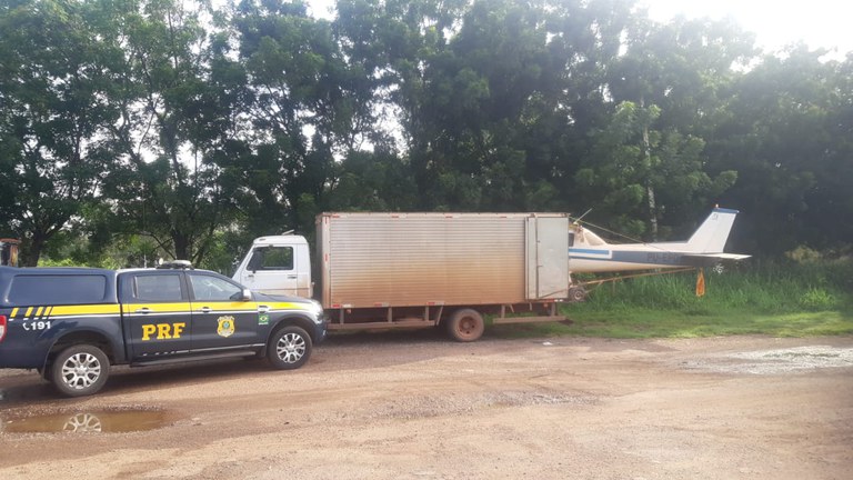 Caminhão que transportava avião é impedido de seguir viagem Maranhão