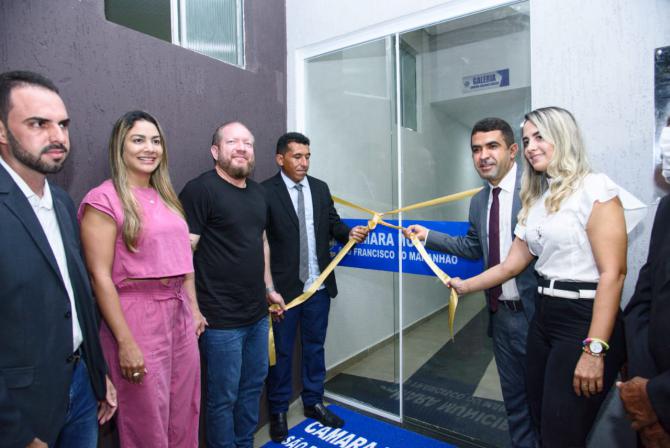 Othelino prestigia reinauguração da Câmara de São Francisco do Maranhão