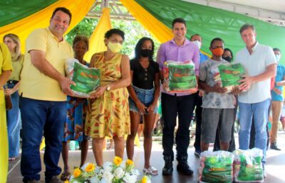 Calvet Filho inaugura primeira Escola Padrão de Rosário