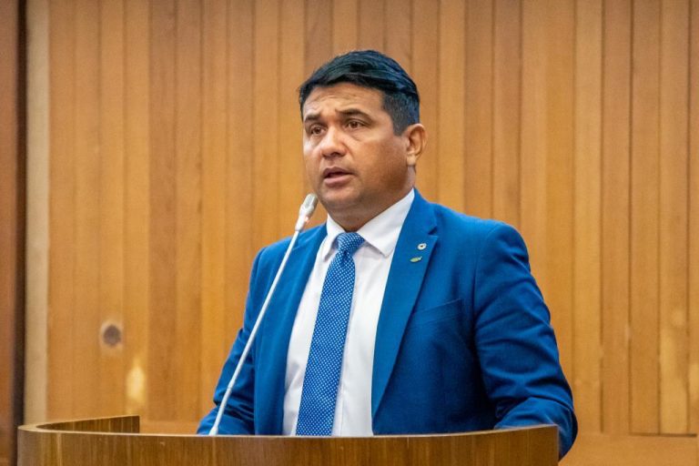 Wellington anuncia que apresentará projeto para abolir “regalias” a ex-governadores
