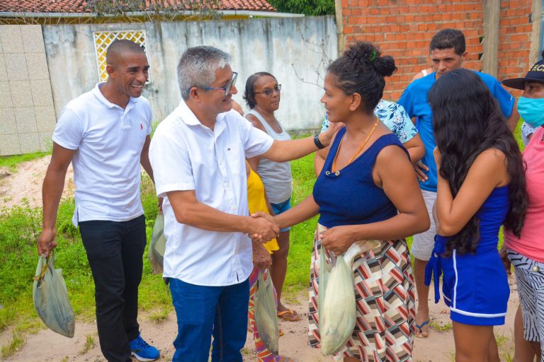 Mais de 4 mil famílias raposenses são beneficiadas com distribuição de peixes, cestas básicas e cestas verdes na Semana Santa