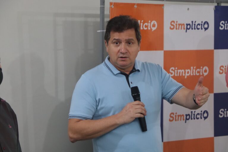 Simplício diz que não quer adesão de políticos, mas do povo