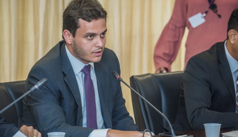 “É melhor de carro que arriscar a vida de ferryboat”, diz Glaubert Cutrim sobre viagem rumo à Baixada Maranhense