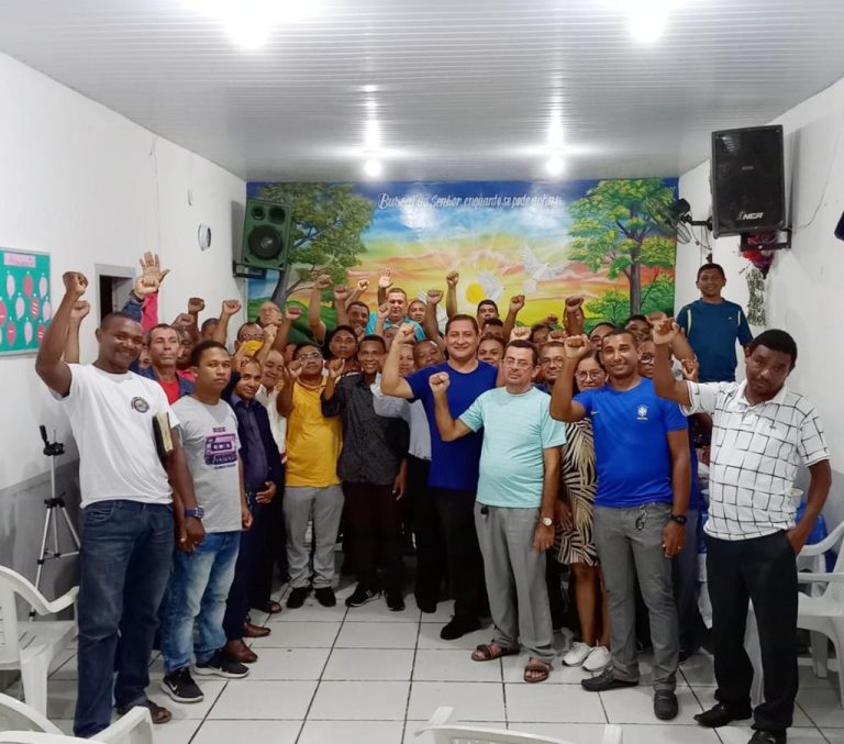 Pastor James Costa mostra força em encontro de lideranças evangélicas com vereador Marquinhos