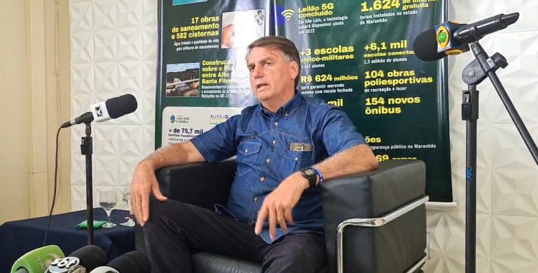 Bolsonaro cobra unidade no Maranhão e adia apoio a pré-candidato a governador