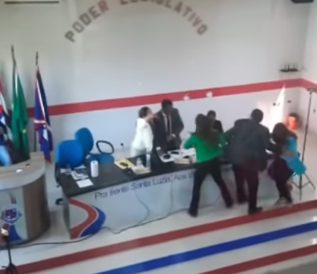 Santa Luzia: Vereadoras entram em confronto em debate sobre afastamento de prefeita