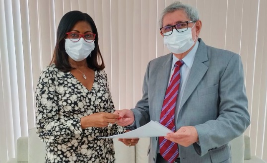 TCE entregar lista com mais de mil nomes com contas irregulares