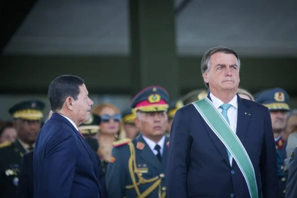 Tudo dentro da Constituição, mas contra Constituição