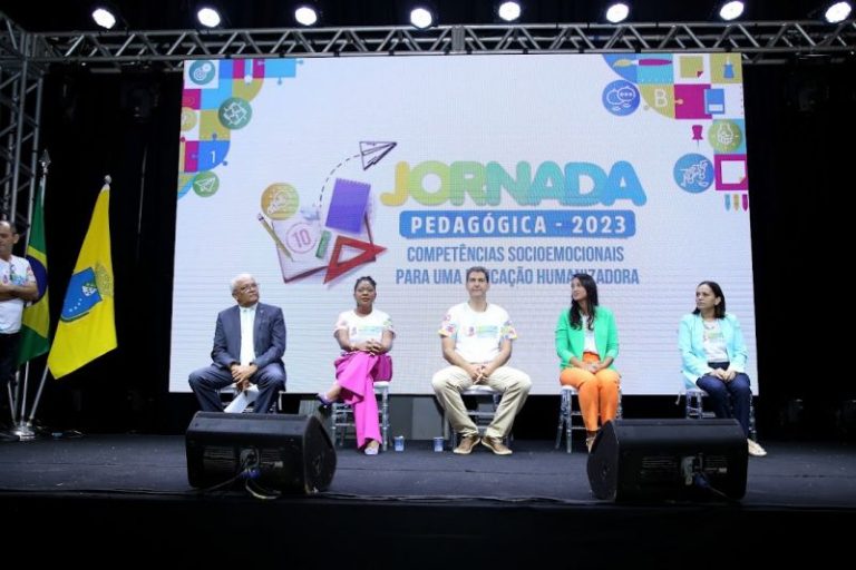 Vídeo: Braide é constrangido com vaias após fala sobre espaço destinado a jornada pedagógica
