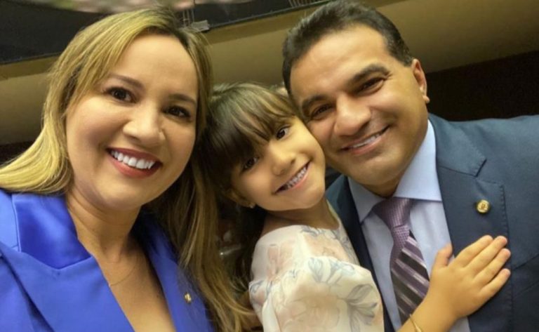 Empossados, Josimar e Detinha entram para a história como primeiro casal de deputados federais do Congresso