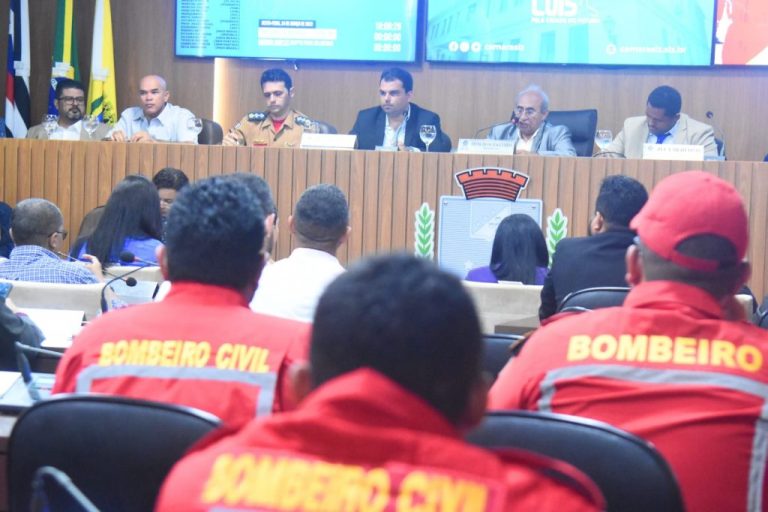 ‘Não perdemos mais vidas por causa dos bombeiros civis’, diz sindicato da categoria sobre tragédia em shopping