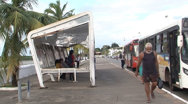 Mesmo com serviço precário, Braide prorroga concessão para abrigos de ônibus por mais 10 anos