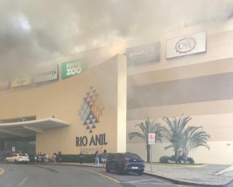 Rio Anil Shopping teria exigido assinatura de termo que isenta estabelecimento de danos