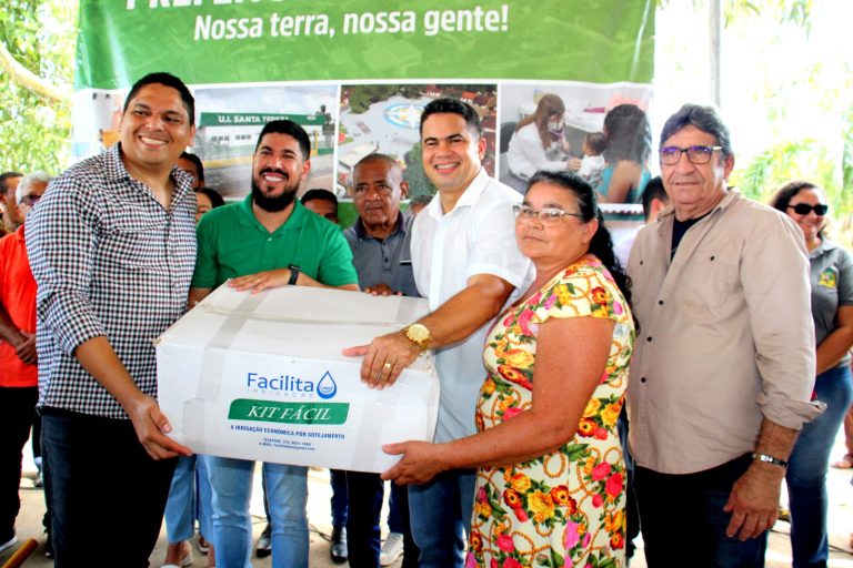 Prefeito Calvet Filho, promove festa em homenagem ao Dia do Trabalhador, em Rosário
