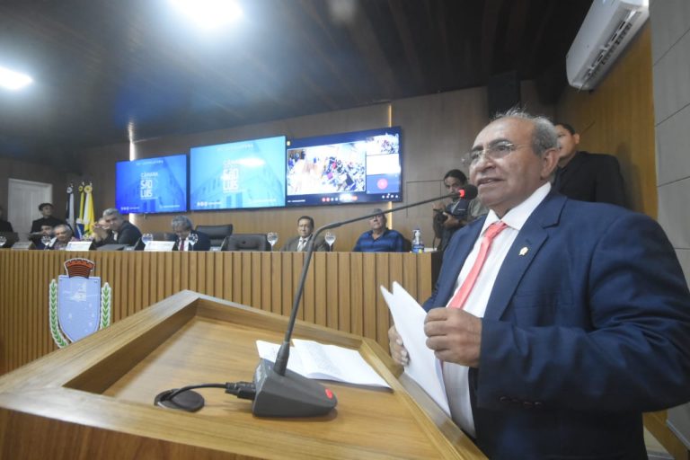 ‘Legislativo não sobrevive sem a Comunicação’, diz Chaguinhas em solenidade que homenageou ex-diretores da Câmara