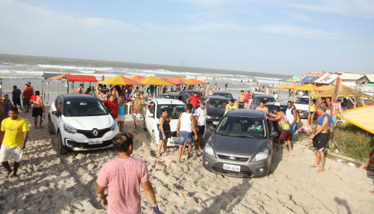 Liminar que proibia carros nas praias do Meio e Araçagi é suspensa