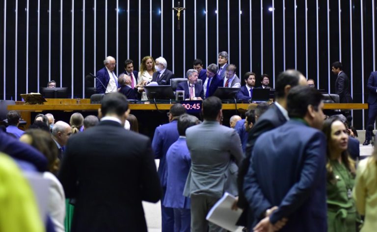 AO VIVO – Câmara dos Deputados discute reforma tributária; acompanhe