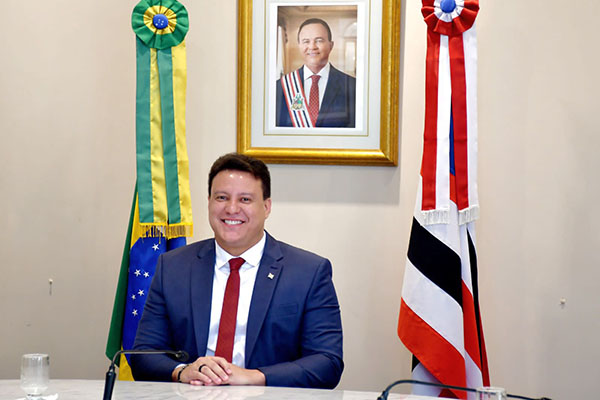 Felipe Camarão assume governo por 10 dias com férias de Brandão