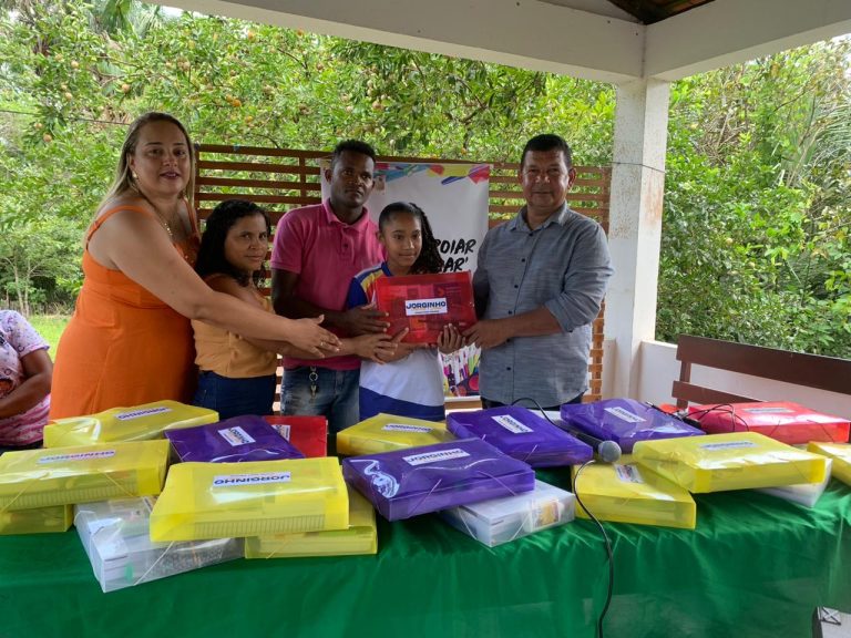Central do Maranhão: Presidente da Câmara lança projeto social que beneficia crianças carentes com kits escolares