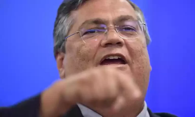 Flávio Dino é convocado para Comissão de Segurança da Câmara