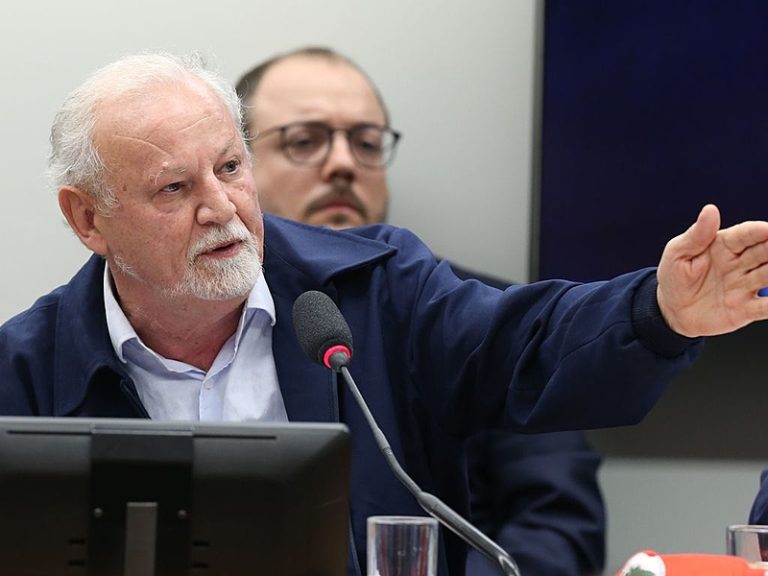 Análise: Líder sem terra encanta redes sociais ao enfrentar bolsonaristas na CPI do MST