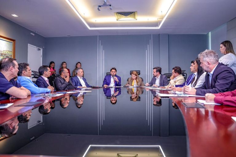 Ministro das Comunicações e deputados discutem qualidade da telefonia móvel no Maranhão
