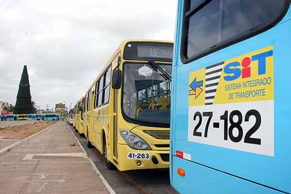 Motoristas anunciam movimento contra demissão de cobradores
