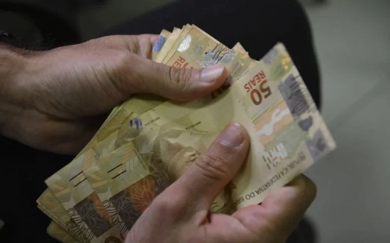 Professores de municípios governados por partido de Josimar recebem gratificação de até R$ 11 mil