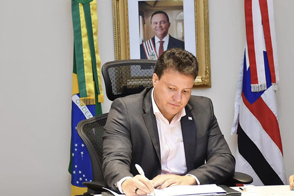 Felipe Camarão assumirá Governo do Maranhão com viagem de Brandão