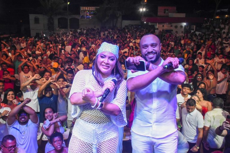 Beto Castro promove réveillon no Bairro de Fátima com show memorável de Márcia Felipe