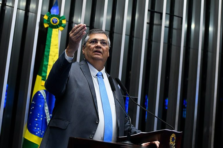 “Agradeço aos meus adversários”, diz Flávio Dino ao se despedir do Senado