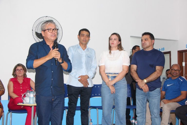 “Eudes Barros tem dado aula de gestão”, diz Josimar durante entrega de escola na Raposa