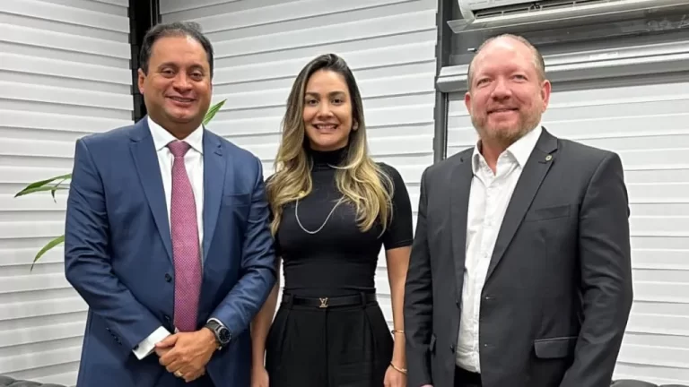 Senadora Ana Paula deixa o PSB para se filiar ao PDT