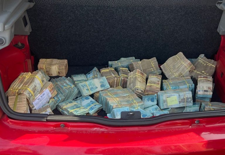 Carro apreendido com R$ 1,1 milhão tem três ‘donos’ em São Luís