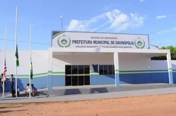 Aprovação de familiares de prefeito suspende concurso público de Davinópolis