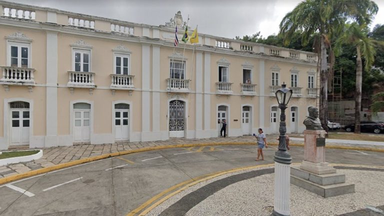 Liderar pesquisas a um mês das eleições não é garantia de turno único em São Luís