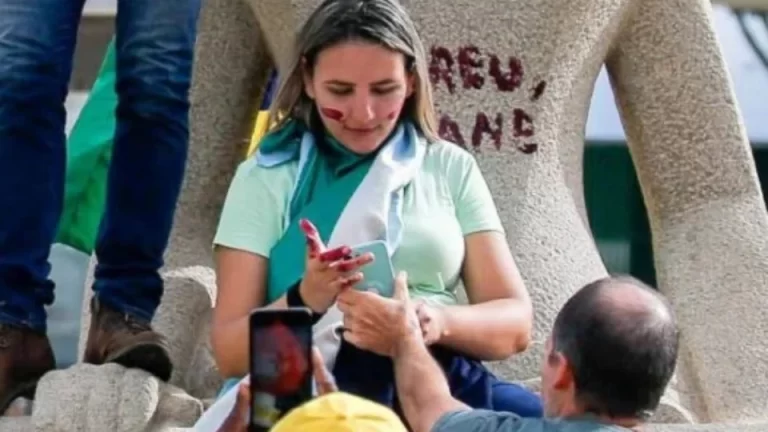Mulher que pichou ‘Perdeu, Mané’ na estátua do STF não ficará 14 anos na prisão