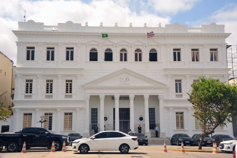 TJ-MA suspende compra de 50 iPhones 16 Pro Max para desembargadores