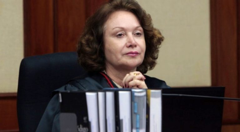 ‘É a residência da criança que fixa a competência’, diz ministra do STJ ao manter filha com a mãe