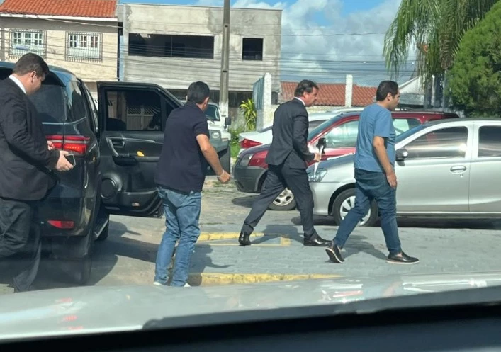 Prefeito que confessou ter matado PM se entrega à polícia em São Luís
