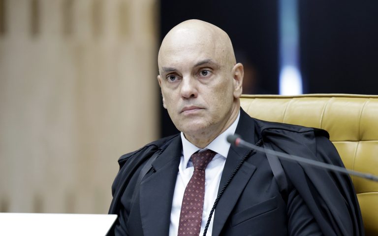 Moraes segue relator e vota por restrição partidária na Alema