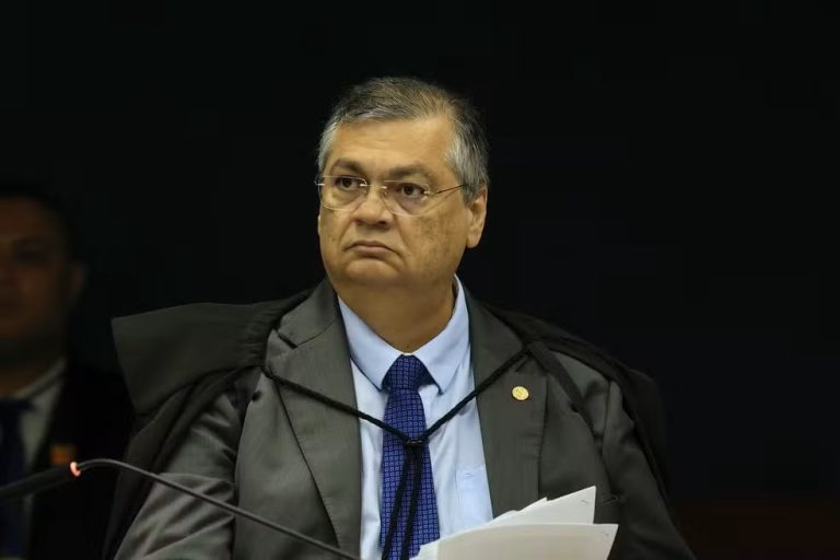 STF adia julgamento da aposentadoria por invalidez